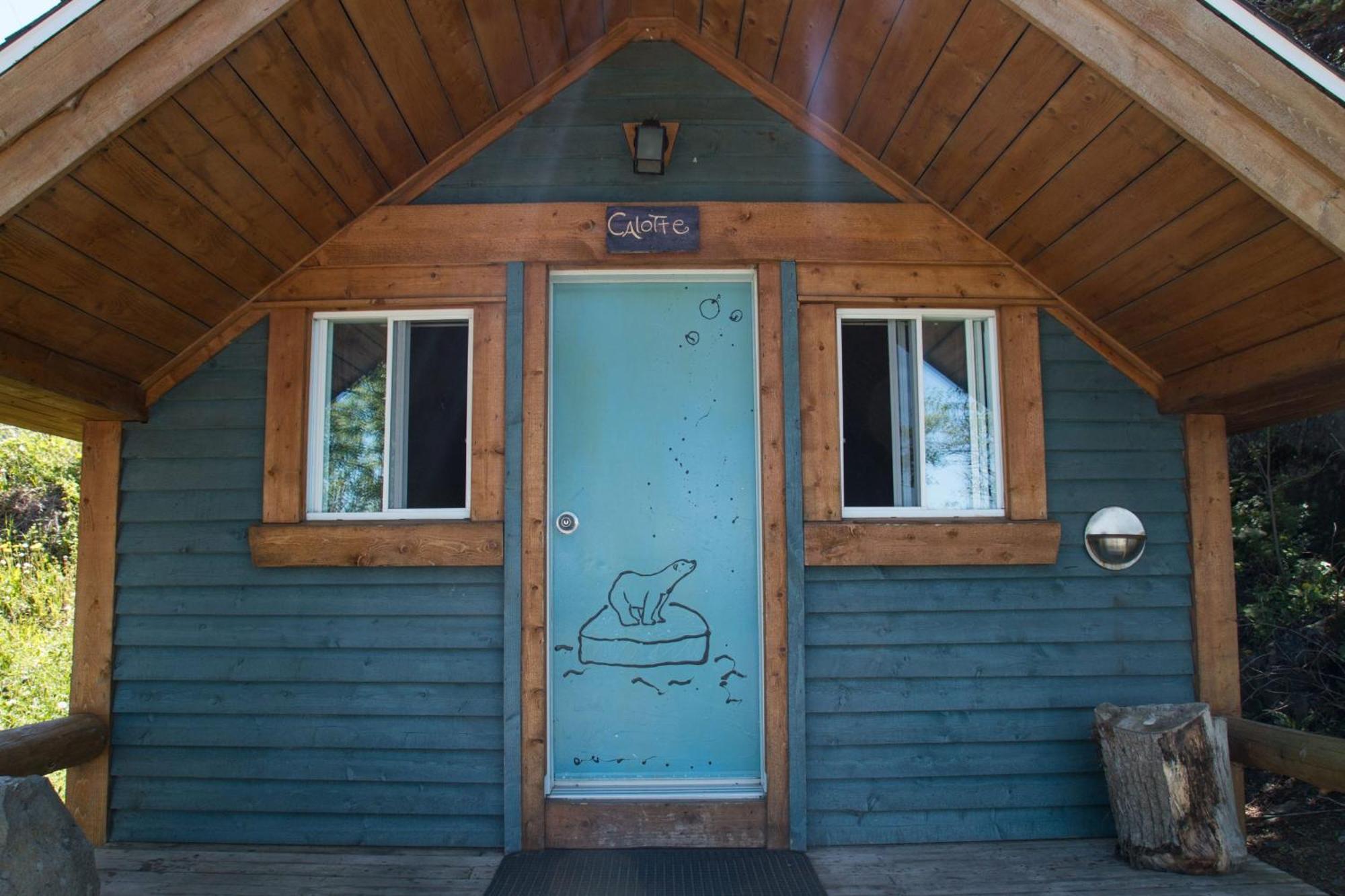 Auberge Festive Sea Shack Sainte Anne des Monts Exterior photo